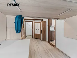 Pronájem bytu 2+kk, Plzeň, Koterovská, 36 m2