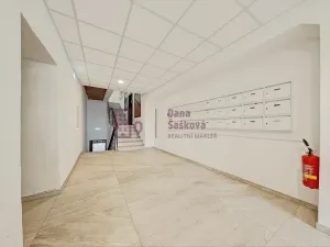 Pronájem bytu 1+kk, Jindřichův Hradec - Jindřichův Hradec I, nám. Míru, 16 m2