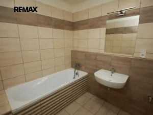 Pronájem bytu 3+kk, Velký Osek, U hřiště, 75 m2