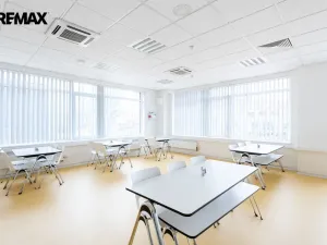 Pronájem kanceláře, Praha - Vysočany, Kolbenova, 2800 m2