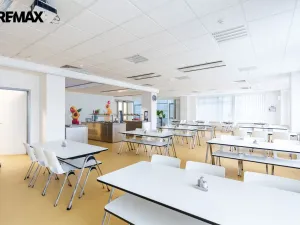 Pronájem kanceláře, Praha - Vysočany, Kolbenova, 2800 m2