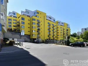 Pronájem bytu 1+kk, Praha - Žižkov, Jeseniova, 48 m2