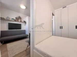 Pronájem bytu 2+kk, Praha - Smíchov, Plzeňská, 25 m2