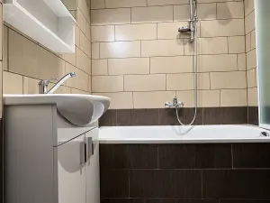 Pronájem bytu 1+kk, Hradec Králové, Bidlova, 30 m2