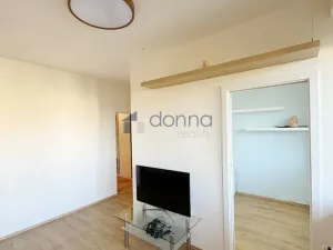 Pronájem bytu 2+kk, Praha, Na vápenném, 32 m2