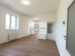 Prodej bytu 2+kk, Hevlín, 73 m2
