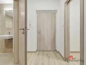 Pronájem bytu 2+kk, Pardubice - Ohrazenice, U Sportovní školy, 51 m2