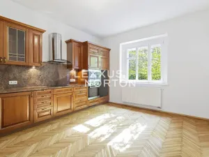 Pronájem kanceláře, Praha - Smíchov, Fráni Šrámka, 413 m2