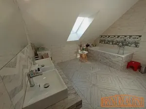 Prodej rodinného domu, Uherský Brod, Kučerovo nám., 210 m2