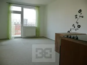 Pronájem bytu 1+kk, Praha - Vysočany, Podkovářská, 41 m2