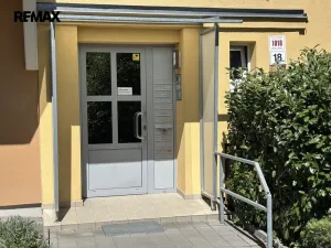 Prodej bytu 3+1, Třebíč - Horka-Domky, Družstevní, 70 m2