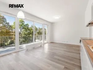 Pronájem bytu 2+kk, Praha - Vysočany, Pod Krocínkou, 59 m2