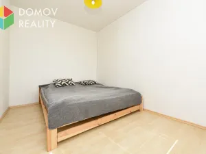 Pronájem bytu 2+kk, Králův Dvůr, Nad Stadionem, 38 m2