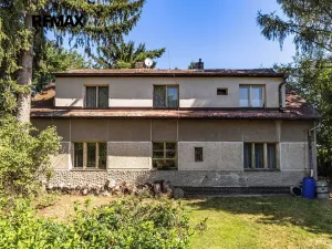 Prodej vícegeneračního domu, Praha - Pitkovice, Žampiónová, 200 m2