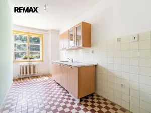 Prodej vícegeneračního domu, Praha - Pitkovice, Žampiónová, 200 m2