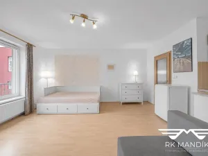 Pronájem bytu 1+kk, Praha - Černý Most, Truhlářova, 33 m2
