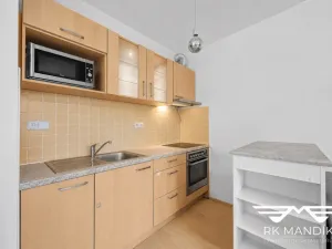 Pronájem bytu 1+kk, Praha - Černý Most, Truhlářova, 33 m2