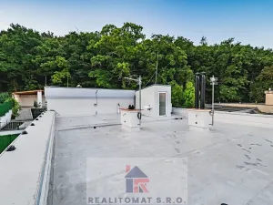 Pronájem kanceláře, Praha - Komořany, Pod lesem, 770 m2