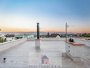 Pronájem vily, Praha - Komořany, Pod lesem, 770 m2