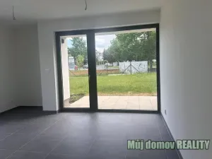 Pronájem obchodního prostoru, Praha - Satalice, 32 m2