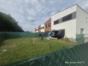 Pronájem obchodního prostoru, Praha - Satalice, 32 m2