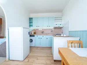 Pronájem bytu 3+1, Praha - Prosek, Veltruská, 61 m2