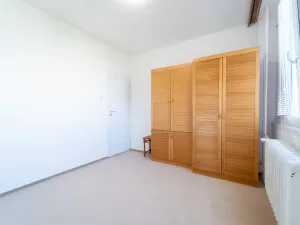 Pronájem bytu 3+1, Praha - Prosek, Veltruská, 61 m2