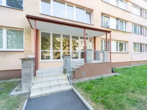 Pronájem bytu 3+1, Praha - Prosek, Veltruská, 61 m2