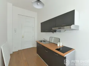 Prodej bytu 1+1, Praha - Smíchov, U Pernikářky, 27 m2
