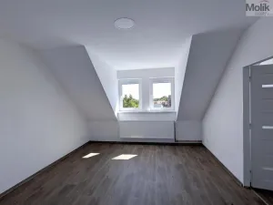 Pronájem rodinného domu, Dubí - Běhánky, Sportovní, 268 m2