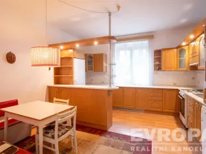 Prodej rodinného domu, Praha, Ke Klimentce, 180 m2