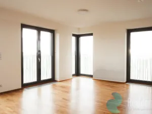 Pronájem bytu 3+kk, Praha, Olšanská, 95 m2