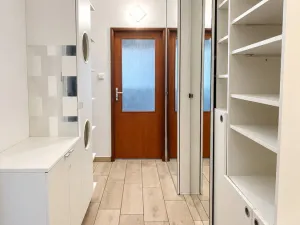 Pronájem bytu 2+kk, Praha, Konstantinova, 43 m2
