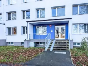 Pronájem kanceláře, Praha - Petrovice, Frostova, 17 m2
