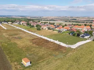 Prodej pozemku pro bydlení, Slaný, 915 m2