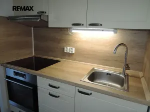Pronájem bytu 1+kk, Kladno, Holandská, 38 m2