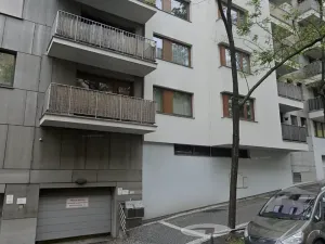 Pronájem garáže, Praha - Žižkov, Kališnická, 15 m2