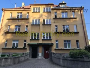 Prodej bytu 3+1, Opava, Máchova, 92 m2