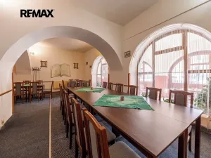 Pronájem restaurace, Opočno, Trčkovo nám., 500 m2