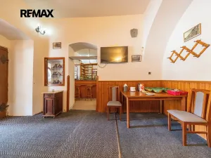 Pronájem restaurace, Opočno, Trčkovo nám., 500 m2