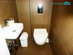 Pronájem kanceláře, Praha - Stodůlky, Mukařovského, 735 m2