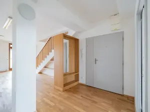 Pronájem bytu 4+1, Praha - Smíchov, Štefánikova, 147 m2