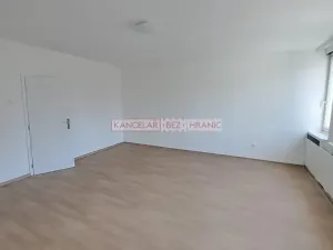 Pronájem pokoje, Zlín, Osvoboditelů, 80 m2