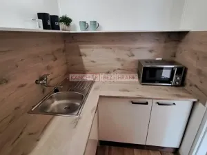 Pronájem pokoje, Zlín, Osvoboditelů, 80 m2