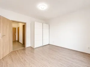 Pronájem bytu 2+kk, Praha - Hloubětín, Za černým mostem, 50 m2