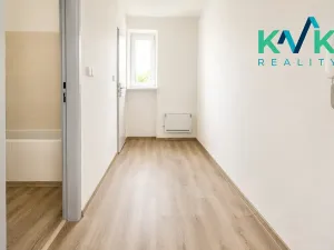Pronájem bytu 2+1, Karlovy Vary, Závodu míru, 74 m2