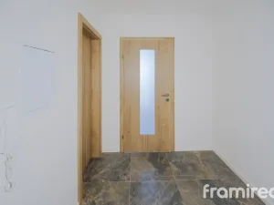Pronájem bytu 1+kk, Veselí nad Moravou, náměstí Míru, 26 m2