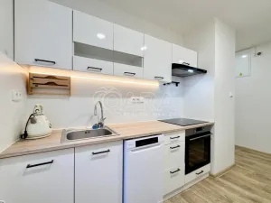 Pronájem bytu 3+1, Praha - Prosek, Letňanská, 70 m2