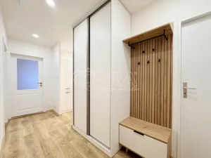 Pronájem bytu 3+1, Praha - Prosek, Letňanská, 70 m2