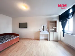 Prodej bytu 3+1, Volary, Náměstí, 96 m2